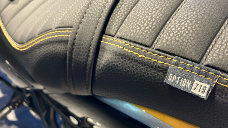 BMW R12 (24MY)